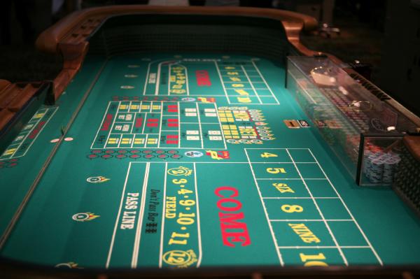 a basic craps table